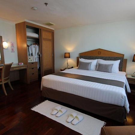 Grand Tower Inn Rama 6 Bangkok Exterior photo