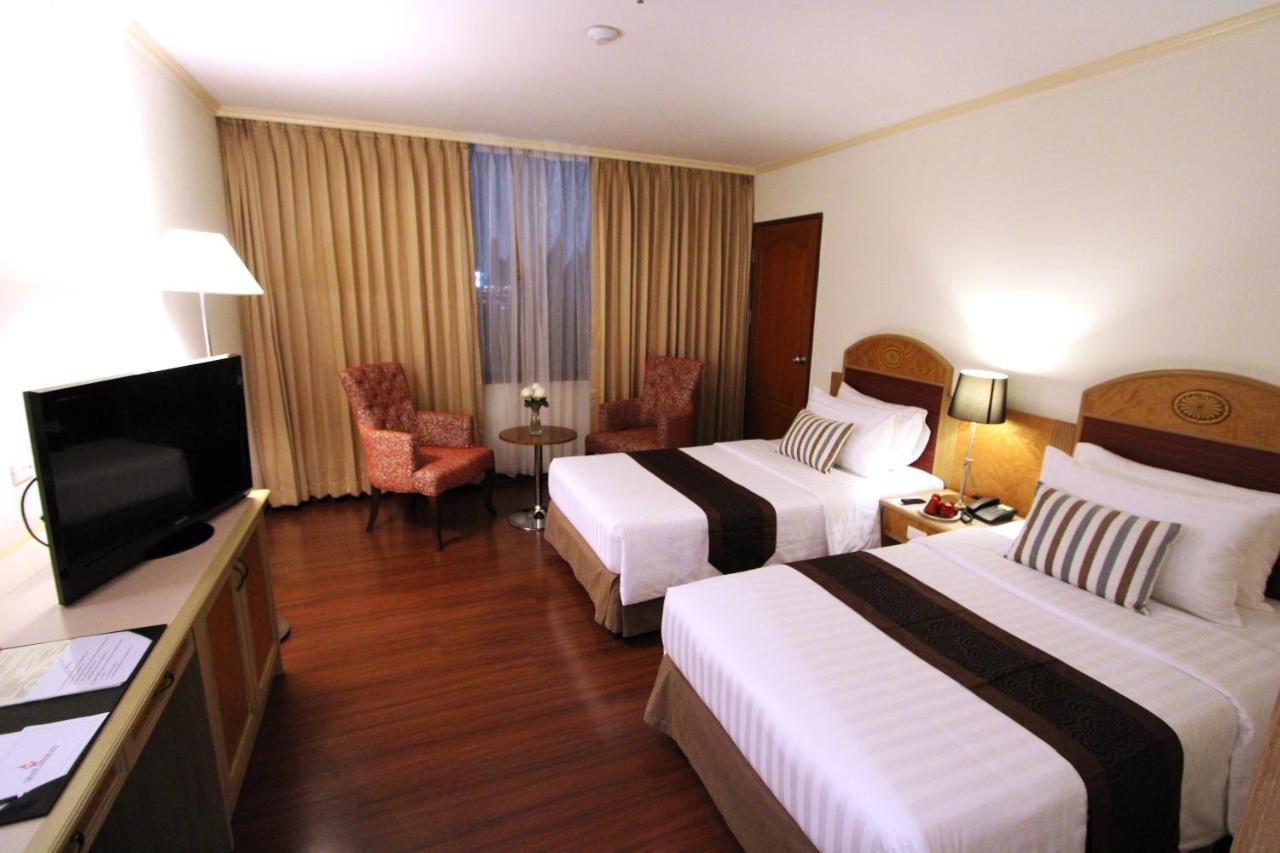 Grand Tower Inn Rama 6 Bangkok Exterior photo