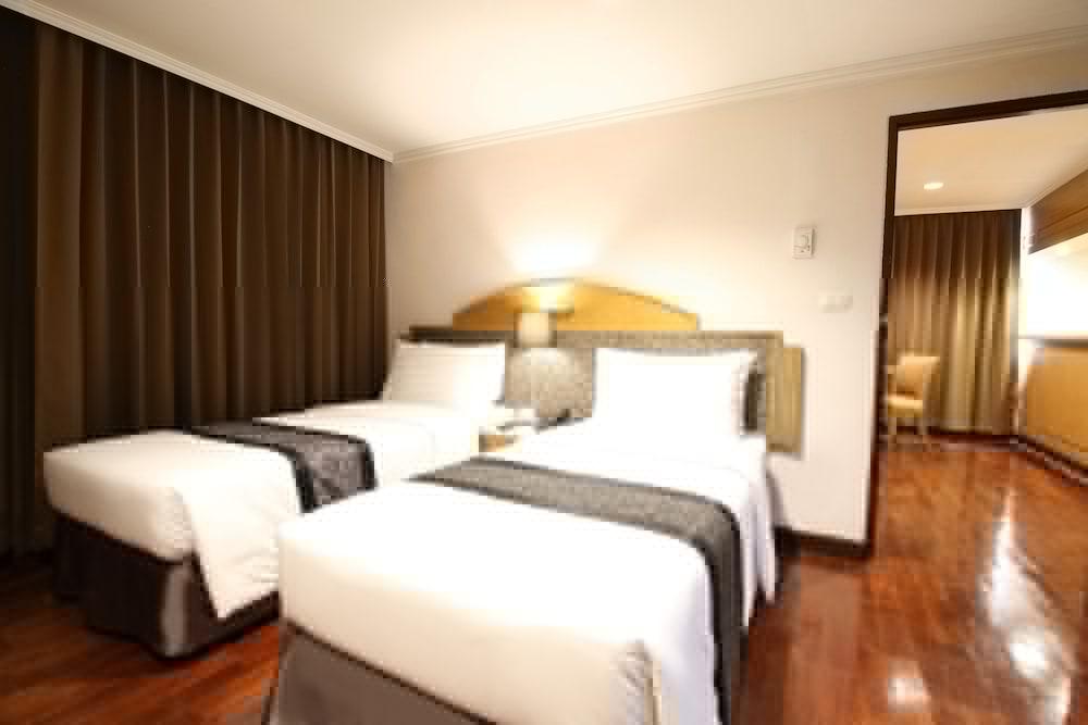 Grand Tower Inn Rama 6 Bangkok Exterior photo