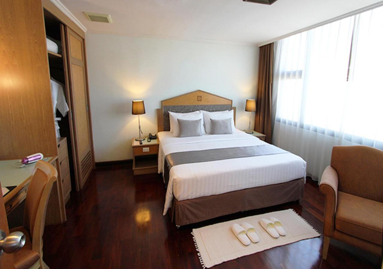 Grand Tower Inn Rama 6 Bangkok Exterior photo